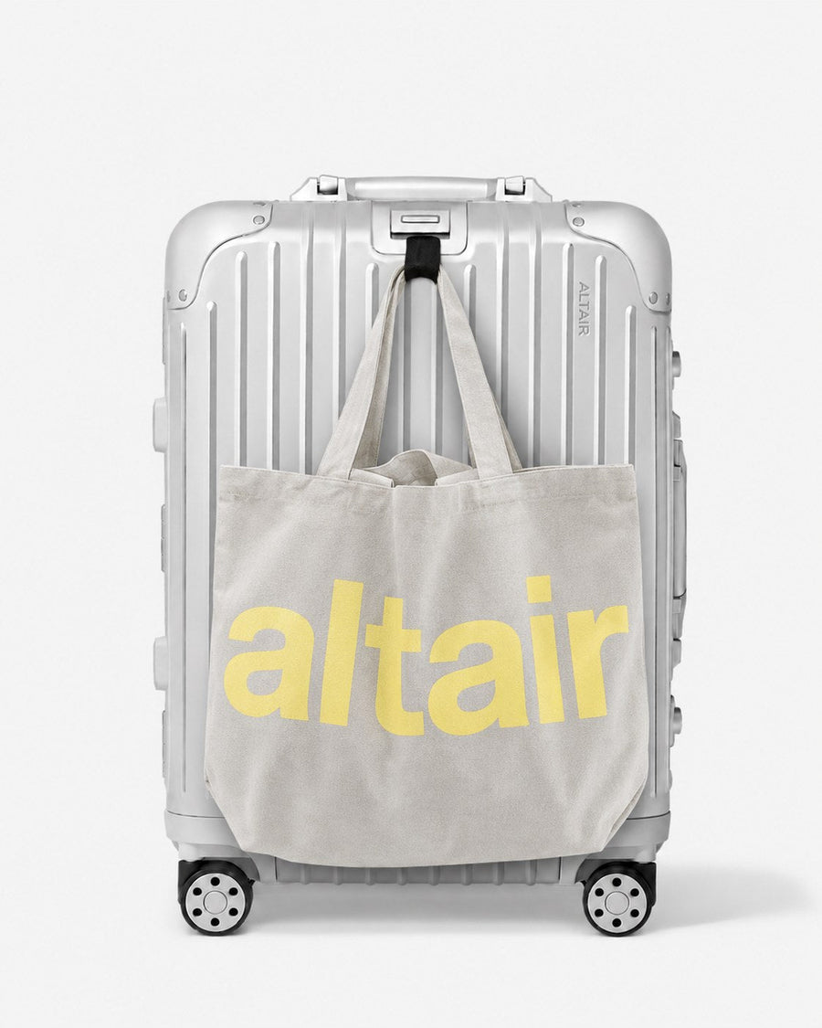 キャリーバッグを載せたAltair Original Cabin シルバー