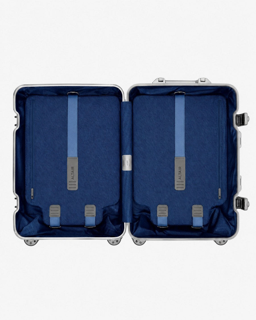 Altair Original Cabin シルバーの内装と仕切り