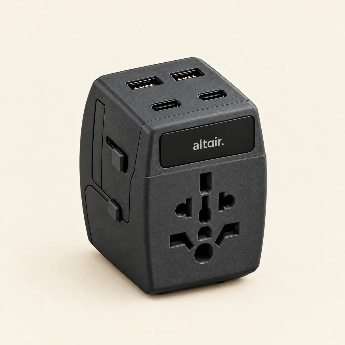 ALTAIR 65Wトラベルアダプター、ブラックの正面
