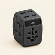 ALTAIR 65Wトラベルアダプター、ブラックの正面